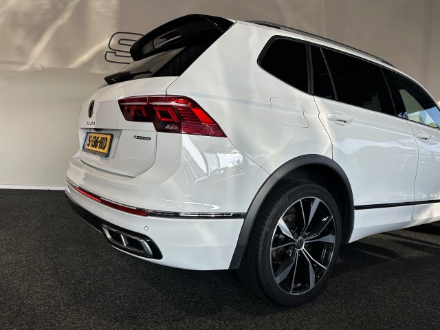 VOLKSWAGEN TIGUAN ALLSPACE 2.0 TSI 4M. HL BUS R l 7PER l HUD l PANO l IQ LIGHT l CARPLAY l STOELVERW l 190PK l , SK Autos, Emmen