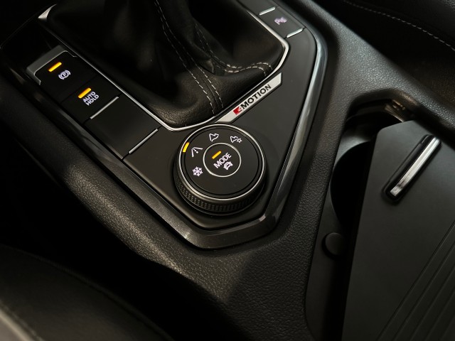 VOLKSWAGEN TIGUAN ALLSPACE 2.0 TSI 4M. HL BUS R l 7PER l HUD l PANO l IQ LIGHT l CARPLAY l STOELVERW l 190PK l , SK Autos, Emmen