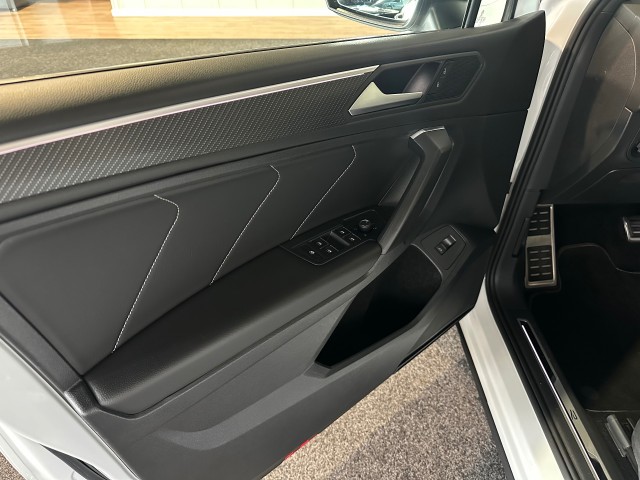VOLKSWAGEN TIGUAN ALLSPACE 2.0 TSI 4M. HL BUS R l 7PER l HUD l PANO l IQ LIGHT l CARPLAY l STOELVERW l 190PK l , SK Autos, Emmen