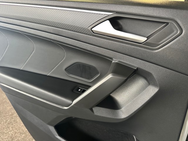 VOLKSWAGEN TIGUAN ALLSPACE 2.0 TSI 4M. HL BUS R l 7PER l HUD l PANO l IQ LIGHT l CARPLAY l STOELVERW l 190PK l , SK Autos, Emmen