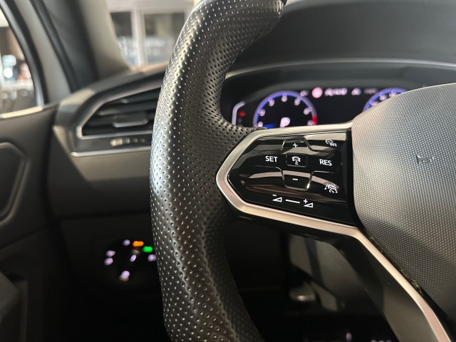 VOLKSWAGEN TIGUAN ALLSPACE 2.0 TSI 4M. HL BUS R l 7PER l HUD l PANO l IQ LIGHT l CARPLAY l STOELVERW l 190PK l , SK Autos, Emmen