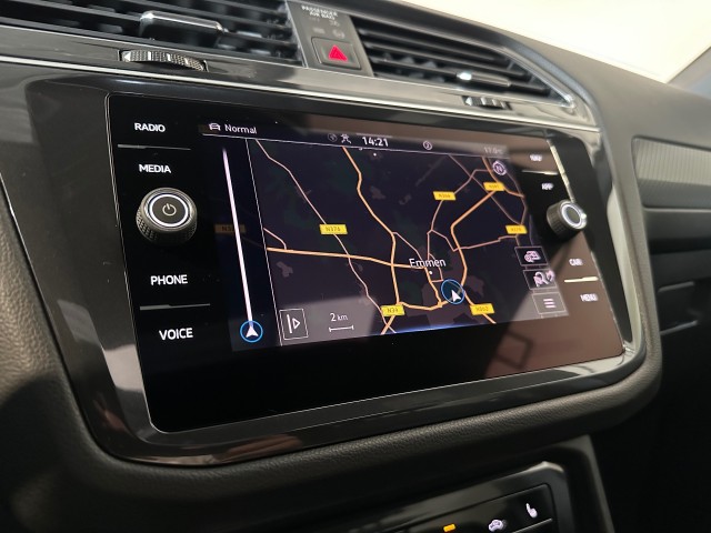 VOLKSWAGEN TIGUAN ALLSPACE 2.0 TSI 4M. HL BUS R l 7PER l HUD l PANO l IQ LIGHT l CARPLAY l STOELVERW l 190PK l , SK Autos, Emmen