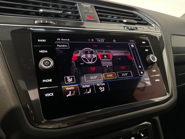 VOLKSWAGEN TIGUAN ALLSPACE 2.0 TSI 4M. HL BUS R l 7PER l HUD l PANO l IQ LIGHT l CARPLAY l STOELVERW l 190PK l , SK Autos, Emmen