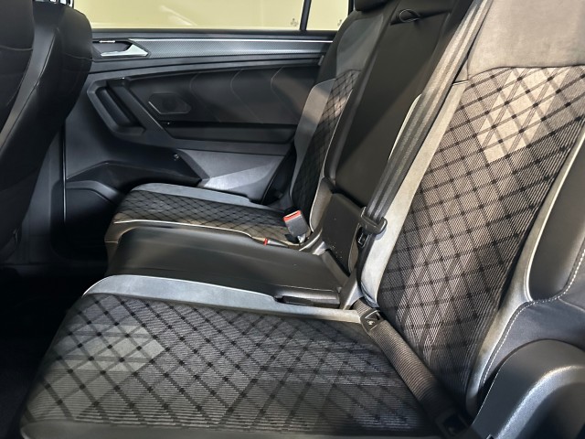 VOLKSWAGEN TIGUAN ALLSPACE 2.0 TSI 4M. HL BUS R l 7PER l HUD l PANO l IQ LIGHT l CARPLAY l STOELVERW l 190PK l , SK Autos, Emmen