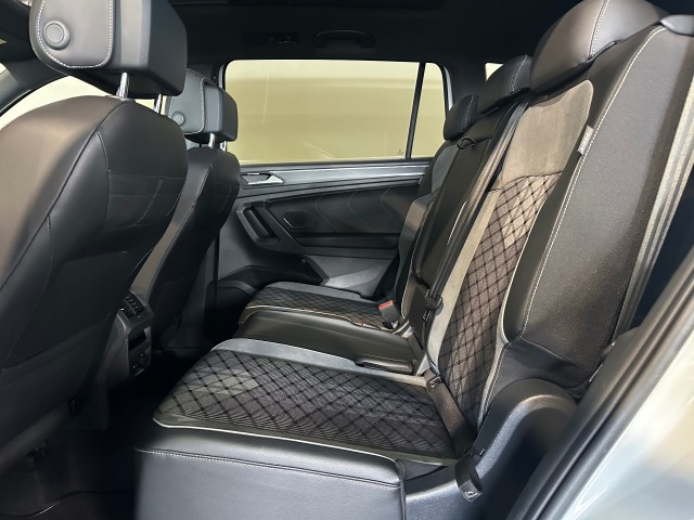 VOLKSWAGEN TIGUAN ALLSPACE 2.0 TSI 4M. HL BUS R l 7PER l HUD l PANO l IQ LIGHT l CARPLAY l STOELVERW l 190PK l , SK Autos, Emmen