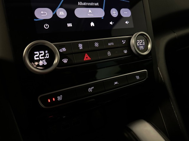 RENAULT MEGANE 1.3 TCE INTENS NAP l PANORAMA l CAMERA l HUD l STOELVERW l , SK Autos, Emmen