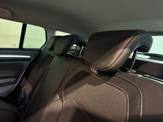 RENAULT MEGANE 1.3 TCE INTENS NAP l PANORAMA l CAMERA l HUD l STOELVERW l , SK Autos, Emmen