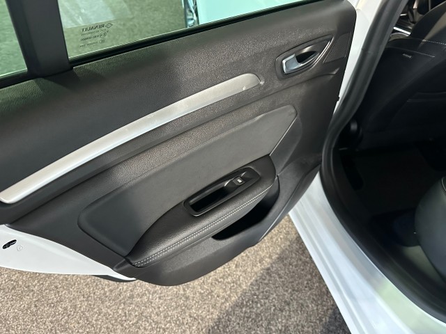 RENAULT MEGANE 1.3 TCE INTENS NAP l PANORAMA l CAMERA l HUD l STOELVERW l , SK Autos, Emmen