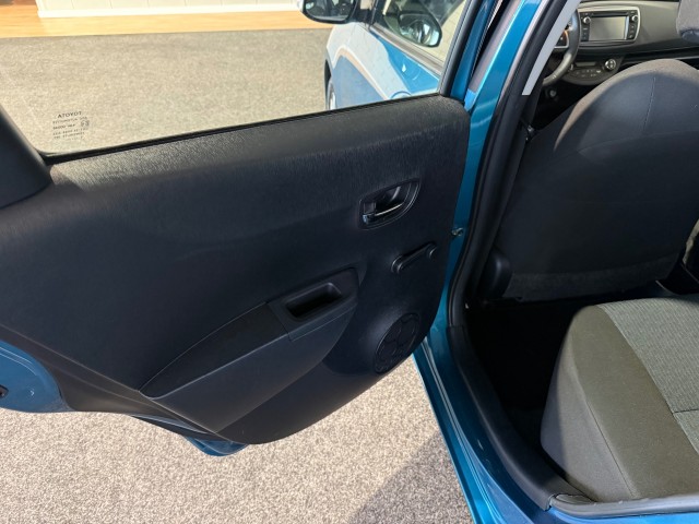 TOYOTA YARIS 1.0 VVT-I ASPIRATION l NAP l CAMERA l CLIMATE l 5DRS l LMV l , SK Autos, Emmen