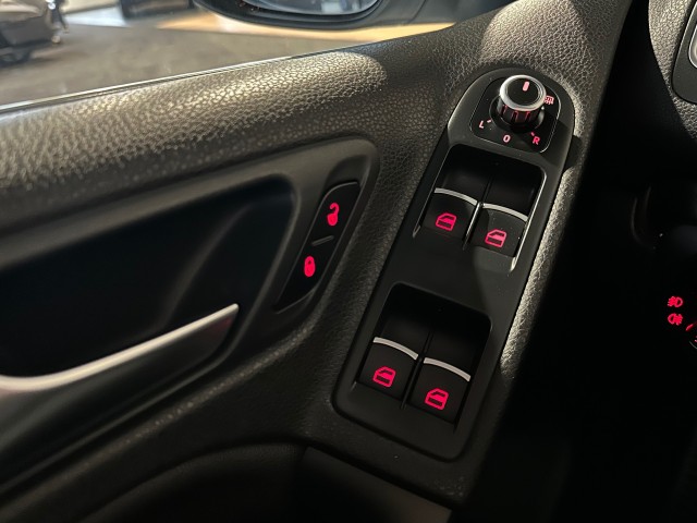 VOLKSWAGEN GOLF 2.0 GTI EDITION l 211PK l CABRIO l LMV l LEDER l NAVI l XENON l UNIEKE KM l , SK Autos, Emmen