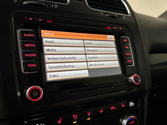 VOLKSWAGEN GOLF 2.0 GTI EDITION l 211PK l CABRIO l LMV l LEDER l NAVI l XENON l UNIEKE KM l , SK Autos, Emmen