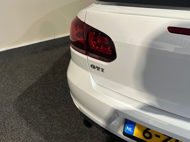 VOLKSWAGEN GOLF 2.0 GTI EDITION l 211PK l CABRIO l LMV l LEDER l NAVI l XENON l UNIEKE KM l , SK Autos, Emmen