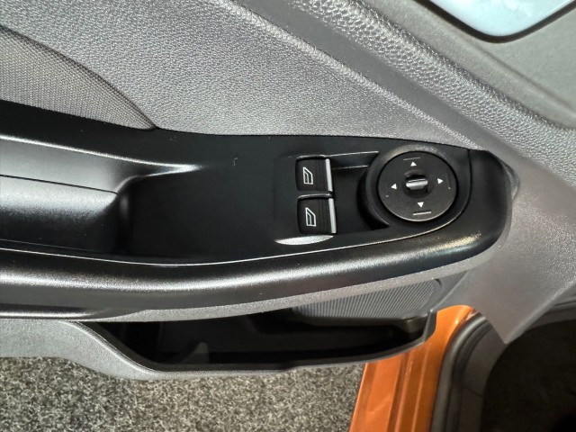 FORD FIESTA 1.0 STYLE NAP l 5DRS l AIRCO l NW DISTRI l ELEK RAMEN l , SK Autos, Emmen