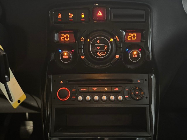 CITROEN C3 1.2 PURET EXCLUSIVE NAP l TREKHAAK l LMV l PDC l CLIMA l , SK Autos, Emmen