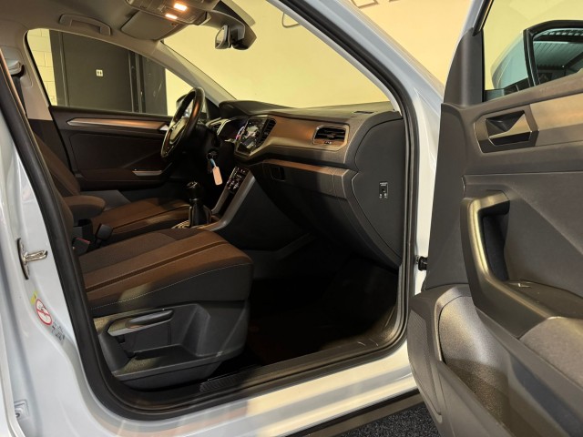 VOLKSWAGEN T-ROC 1.0 TSI STYLE l NAP l ACC l TREKHAAK l CARPLAY l LMV l , SK Autos, Emmen