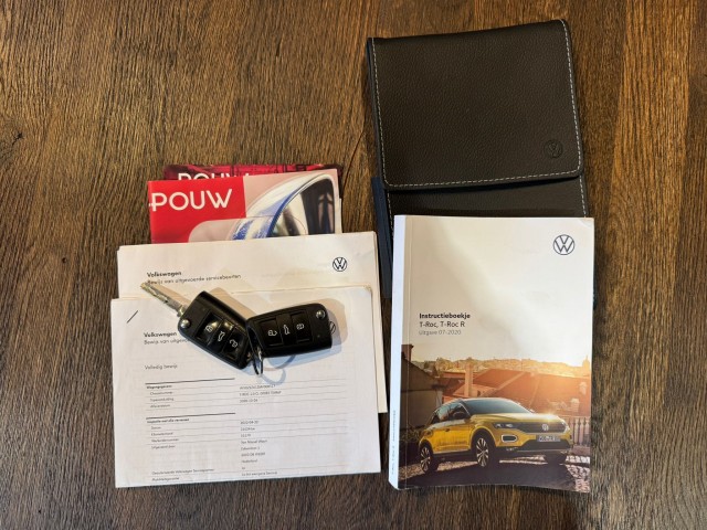 VOLKSWAGEN T-ROC 1.0 TSI STYLE l NAP l ACC l TREKHAAK l CARPLAY l LMV l , SK Autos, Emmen