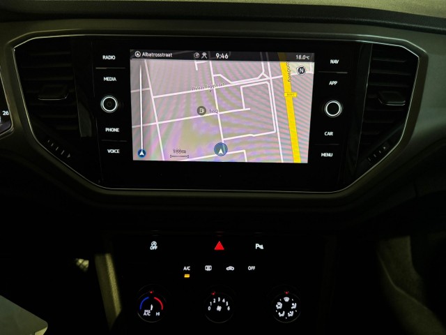 VOLKSWAGEN T-ROC 1.0 TSI STYLE l NAP l ACC l TREKHAAK l CARPLAY l LMV l , SK Autos, Emmen