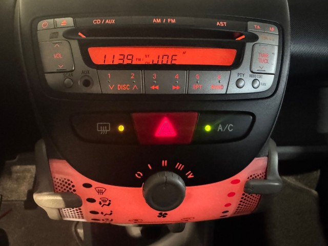 TOYOTA AYGO 1.0-12V DYNAMIC BLUE NAP l 5DRS l LMV l AIRCO l , SK Autos, Emmen