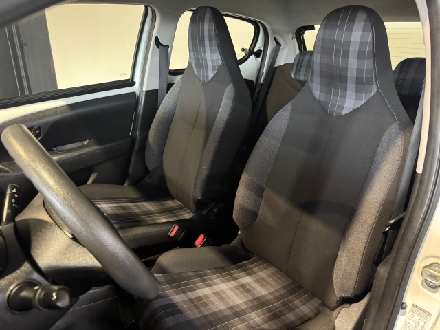 PEUGEOT 108 1.0 E-VTI ACTIVE NAP l 5DRS l AIRCO l BLUETOOTH l ALL IN RIJKLAAR l , SK Autos, Emmen