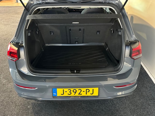 VOLKSWAGEN GOLF 1.0 TSI LIFE BNS l NAP l ACC l CARPLAY l ERGO STOELEN l LED l CLIMA l , SK Autos, Emmen