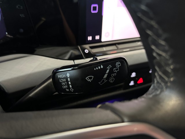 VOLKSWAGEN GOLF 1.0 TSI LIFE BNS l NAP l ACC l CARPLAY l ERGO STOELEN l LED l CLIMA l , SK Autos, Emmen