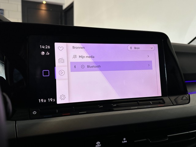 VOLKSWAGEN GOLF 1.0 TSI LIFE BNS l NAP l ACC l CARPLAY l ERGO STOELEN l LED l CLIMA l , SK Autos, Emmen