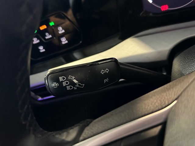 VOLKSWAGEN GOLF 1.0 TSI LIFE BNS l NAP l ACC l CARPLAY l ERGO STOELEN l LED l CLIMA l , SK Autos, Emmen