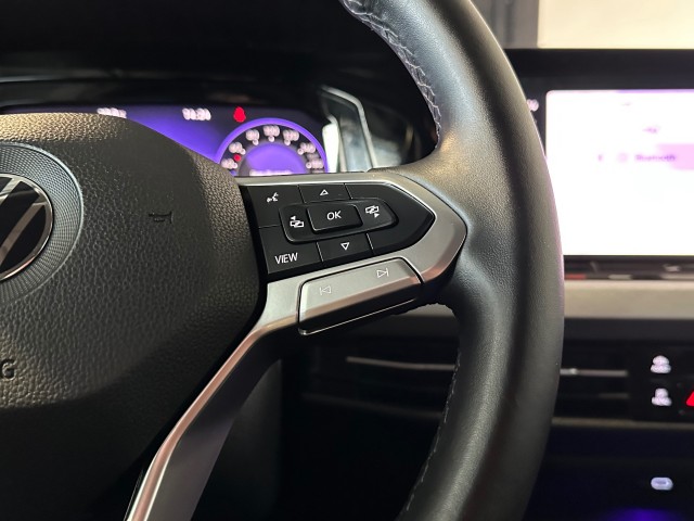 VOLKSWAGEN GOLF 1.0 TSI LIFE BNS l NAP l ACC l CARPLAY l ERGO STOELEN l LED l CLIMA l , SK Autos, Emmen