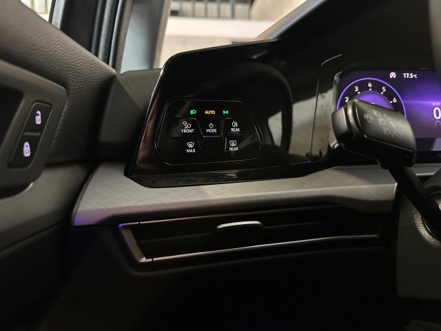 VOLKSWAGEN GOLF 1.0 TSI LIFE BNS l NAP l ACC l CARPLAY l ERGO STOELEN l LED l CLIMA l , SK Autos, Emmen