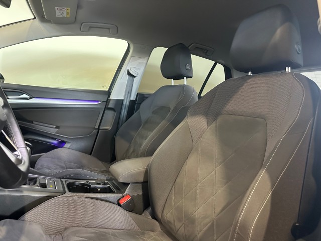 VOLKSWAGEN GOLF 1.0 TSI LIFE BNS l NAP l ACC l CARPLAY l ERGO STOELEN l LED l CLIMA l , SK Autos, Emmen