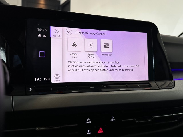 VOLKSWAGEN GOLF 1.0 TSI LIFE BNS l NAP l ACC l CARPLAY l ERGO STOELEN l LED l CLIMA l , SK Autos, Emmen