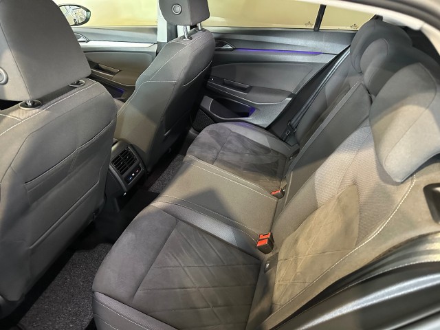 VOLKSWAGEN GOLF 1.0 TSI LIFE BNS l NAP l ACC l CARPLAY l ERGO STOELEN l LED l CLIMA l , SK Autos, Emmen