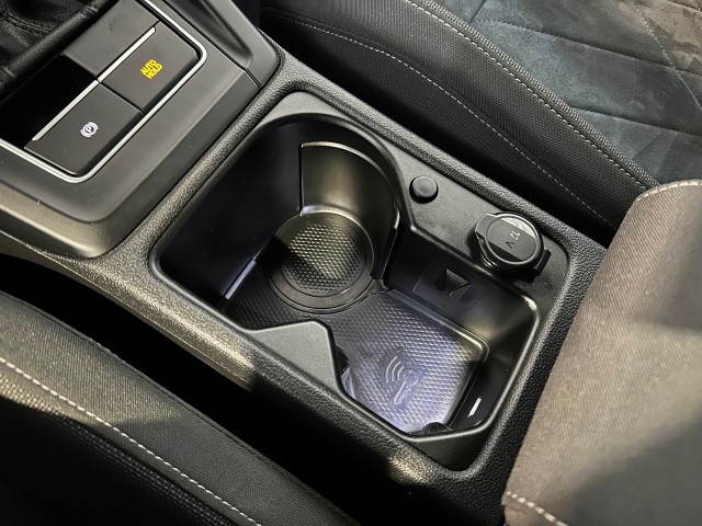 VOLKSWAGEN GOLF 1.0 TSI LIFE BNS l NAP l ACC l CARPLAY l ERGO STOELEN l LED l CLIMA l , SK Autos, Emmen