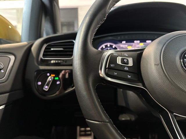 VOLKSWAGEN GOLF 1.5 TSI HL BNS R l DIGITAAL DASH l CARPLAY l STOELVERW l ACC l DSG l , SK Autos, Emmen