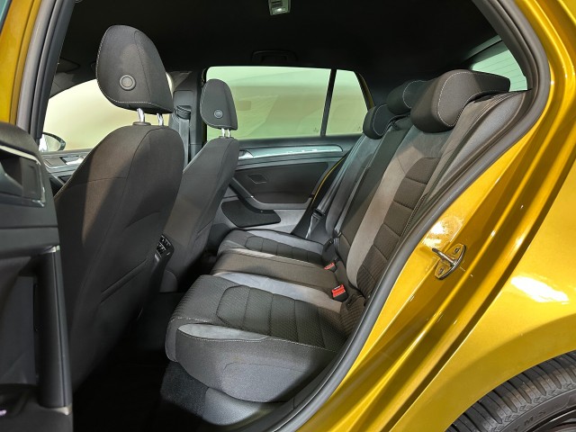 VOLKSWAGEN GOLF 1.5 TSI HL BNS R l DIGITAAL DASH l CARPLAY l STOELVERW l ACC l DSG l , SK Autos, Emmen