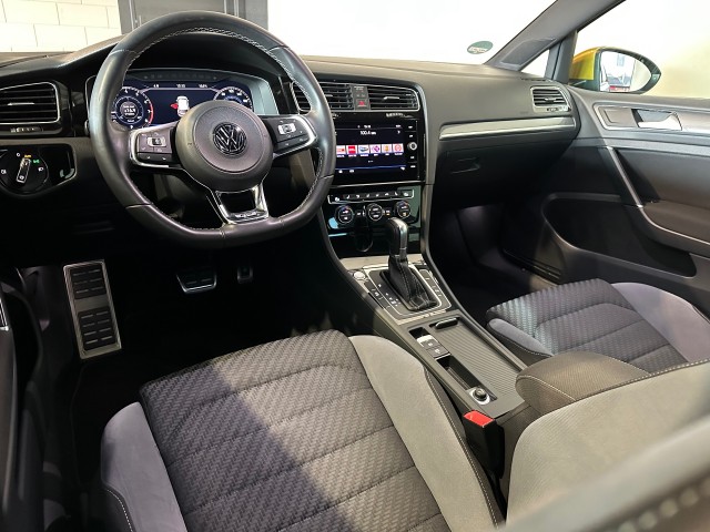 VOLKSWAGEN GOLF 1.5 TSI HL BNS R l DIGITAAL DASH l CARPLAY l STOELVERW l ACC l DSG l , SK Autos, Emmen