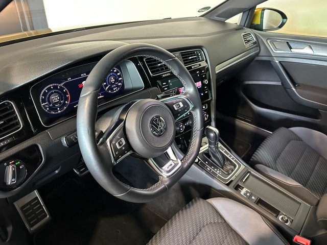 VOLKSWAGEN GOLF 1.5 TSI HL BNS R l DIGITAAL DASH l CARPLAY l STOELVERW l ACC l DSG l , SK Autos, Emmen