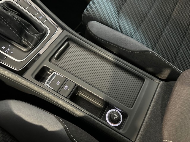 VOLKSWAGEN GOLF 1.5 TSI HL BNS R l DIGITAAL DASH l CARPLAY l STOELVERW l ACC l DSG l , SK Autos, Emmen