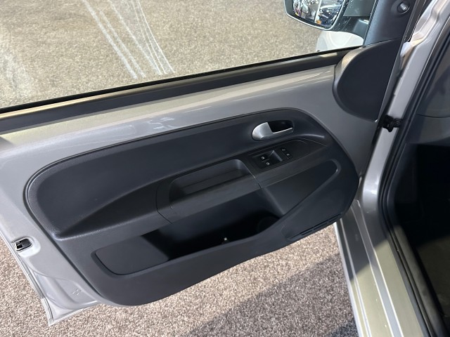 VOLKSWAGEN UP 1.0 BMT MOVE UP! NL AUTO l AUTOMAAT! l UNIEKE KM l 5DRS l BLUETOOTH l , SK Autos, Emmen