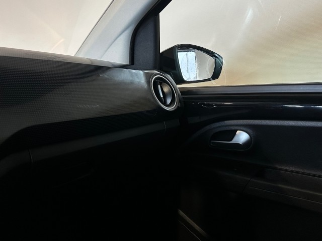 VOLKSWAGEN UP 1.0 BMT MOVE UP! NAP l BLACK ED l 5DRS l BLUETOOTH l AIRCO l , SK Autos, Emmen