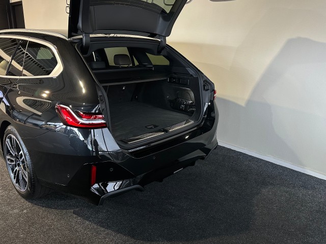 BMW 5-SERIE 530E M SPORT EDITION l NAP l HK SOUND l ACC l TREKHAAK l LED l , SK Autos, Emmen