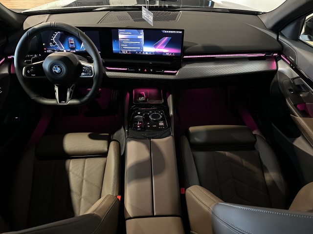 BMW 5-SERIE 530E M SPORT EDITION l NAP l HK SOUND l ACC l TREKHAAK l LED l , SK Autos, Emmen