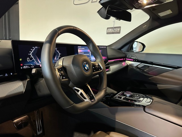 BMW 5-SERIE 530E M SPORT EDITION l NAP l HK SOUND l ACC l TREKHAAK l LED l , SK Autos, Emmen