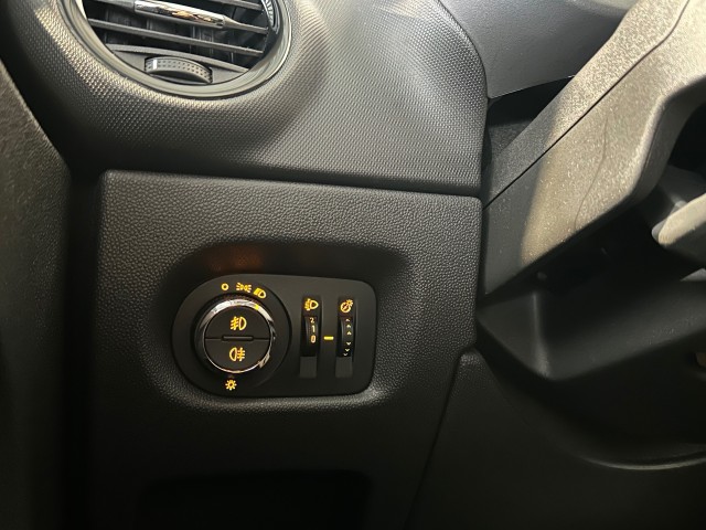 OPEL CORSA 1.4-16V 111 EDITION l NAP l AUTOMAAT l CRUISE l NAVI l TREKHAAK l , SK Autos, Emmen