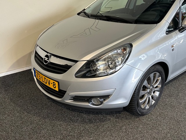 OPEL CORSA 1.4-16V 111 EDITION l NAP l AUTOMAAT l CRUISE l NAVI l TREKHAAK l , SK Autos, Emmen