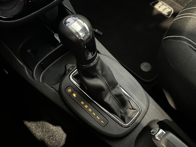 OPEL CORSA 1.4-16V 111 EDITION l NAP l AUTOMAAT l CRUISE l NAVI l TREKHAAK l , SK Autos, Emmen