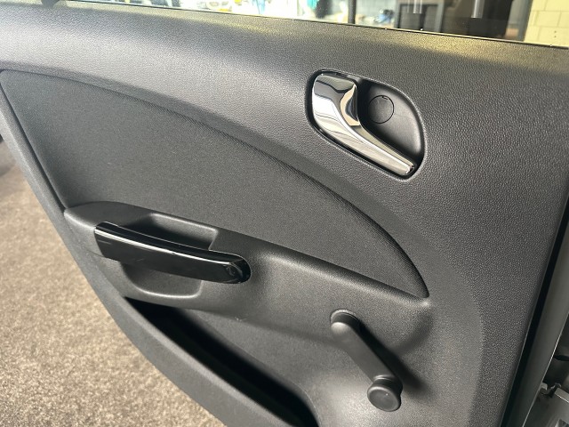 OPEL CORSA 1.4-16V 111 EDITION l NAP l AUTOMAAT l CRUISE l NAVI l TREKHAAK l , SK Autos, Emmen