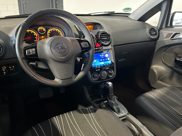 OPEL CORSA 1.4-16V 111 EDITION l NAP l AUTOMAAT l CRUISE l NAVI l TREKHAAK l , SK Autos, Emmen