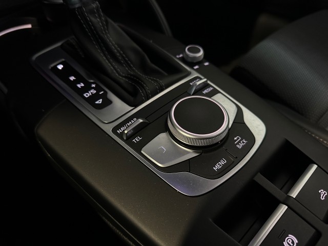 AUDI CABRIOLET 1.5 TFSI COD SP.SL.E NAP l R-LINE l CRUISE l NAVI l LMV l , SK Autos, Emmen