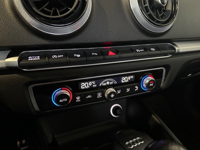 AUDI CABRIOLET 1.5 TFSI COD SP.SL.E NAP l R-LINE l CRUISE l NAVI l LMV l , SK Autos, Emmen